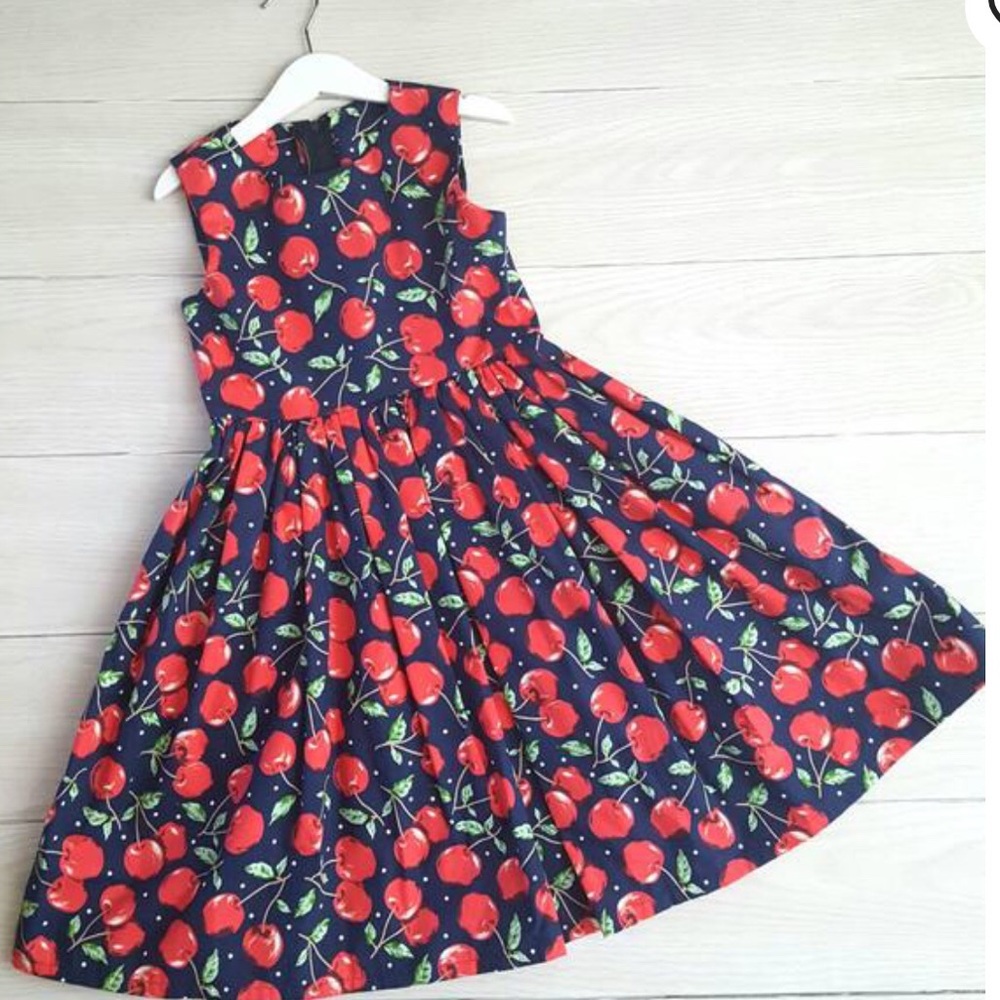 Girls 6 -7 Brand NWT cherries print 50s